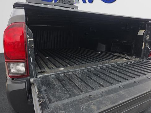 Used 2019 Toyota Tacoma SR5 RWD image 7