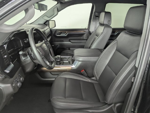 Used 2024 Chevrolet Silverado 1500 RST w/ Convenience Package II AWD/4WD image 10