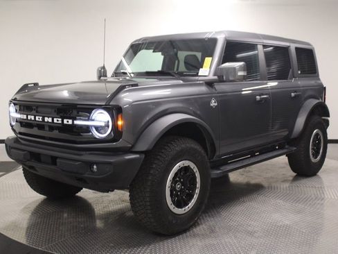 Used 2024 Ford Bronco Outer Banks w/ Sasquatch Package AWD/4WD image 1