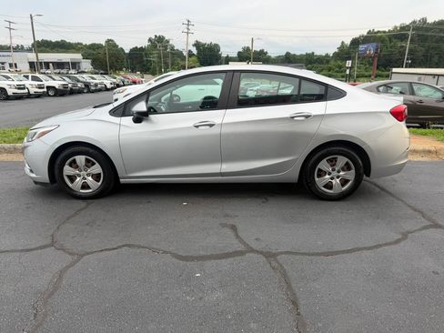 Used 2017 Chevrolet Cruze LS FWD image 4