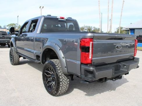 Used 2024 Ford F250 Lariat w/ Black Appearance Package image 8