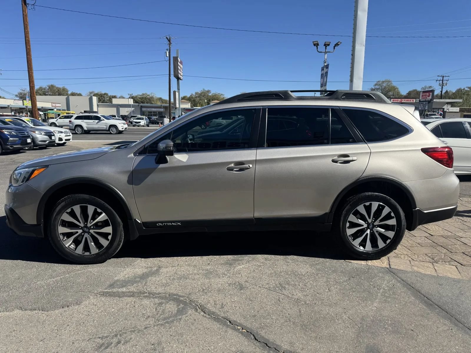 Used 2017 Subaru Outback 2.5i Limited AWD/4WD image 5