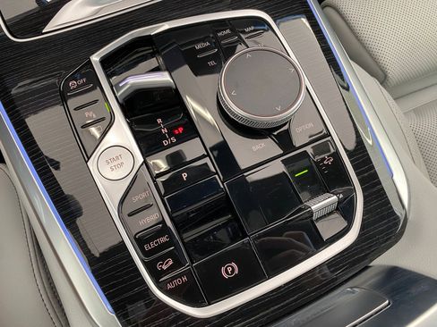 Certified 2025 BMW X5 xDrive50e w/ M Sport Package image 29