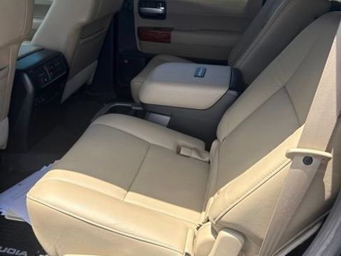 Used 2021 Toyota Sequoia Platinum AWD/4WD image 8