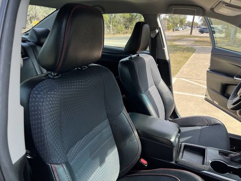 Used 2015 Toyota Camry SE image 30