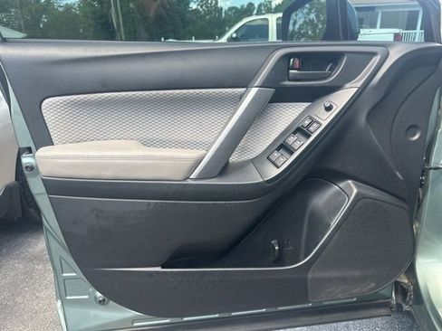 Used 2018 Subaru Forester 2.5i Premium image 10