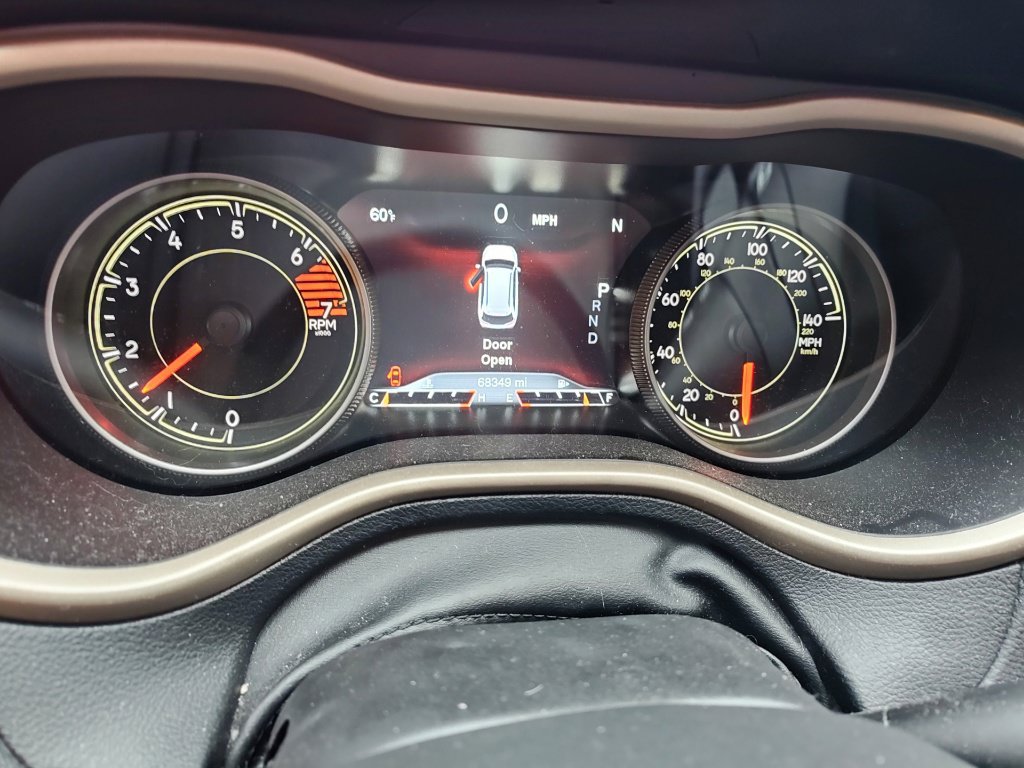Used 2018 Jeep Cherokee Limited AWD/4WD image 8