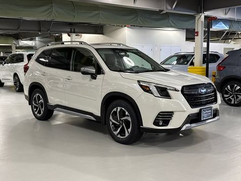 Certified 2022 Subaru Forester Touring AWD/4WD image 1