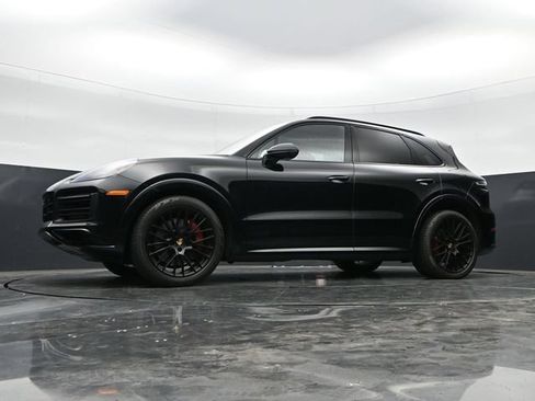 Used 2023 Porsche Cayenne GTS AWD/4WD image 39