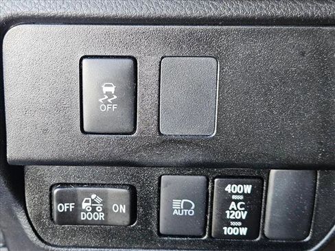 Used 2022 Toyota Tacoma TRD Sport w/ Technology Package AWD/4WD image 7