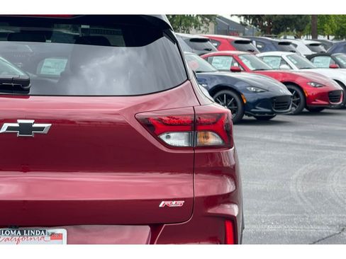 Used 2023 Chevrolet TrailBlazer RS w/ Sun and Liftgate Package FWD image 47