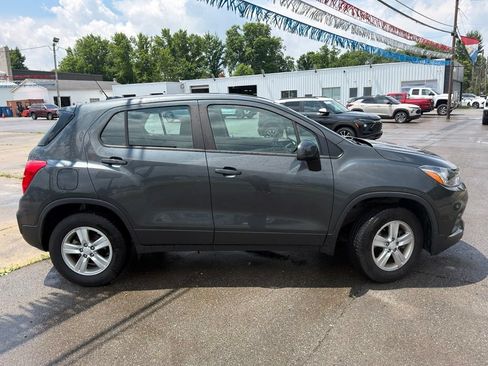 Used 2019 Chevrolet Trax LS AWD/4WD image 5