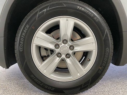 Used 2020 Chevrolet Trax LT w/ LT Convenience Package image 23
