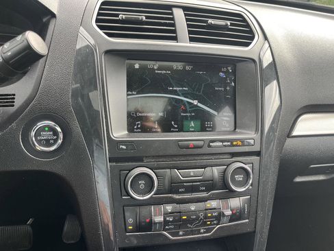 Used 2018 Ford Explorer XLT w/ Equipment Group 202A AWD/4WD image 22