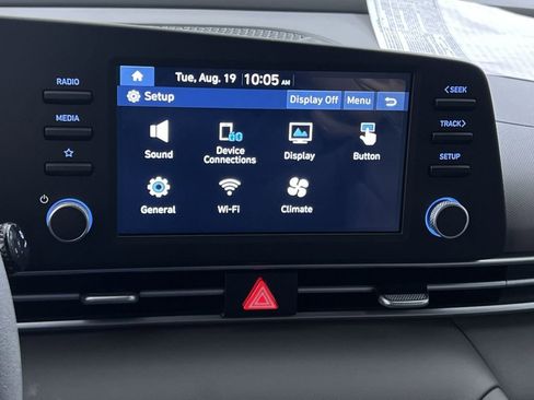 Used 2025 Hyundai Elantra SE image 26