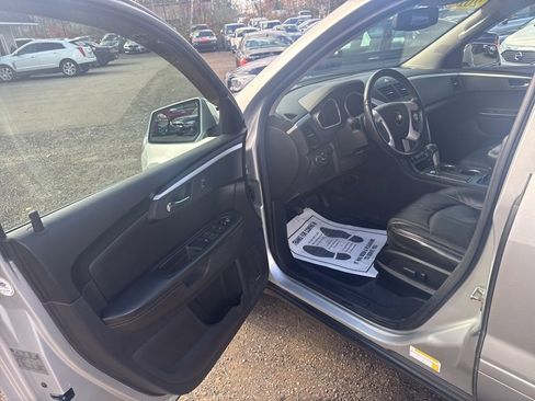 Used 2012 Chevrolet Traverse LT image 25