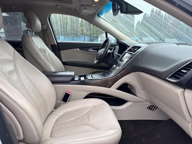 Used 2016 Lincoln MKX Reserve w/ Technology Package AWD/4WD image 9