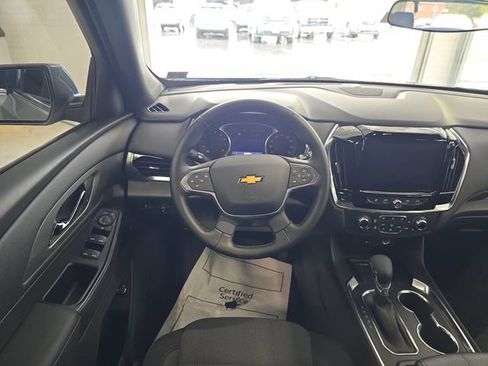 Used 2023 Chevrolet Traverse LT FWD image 12