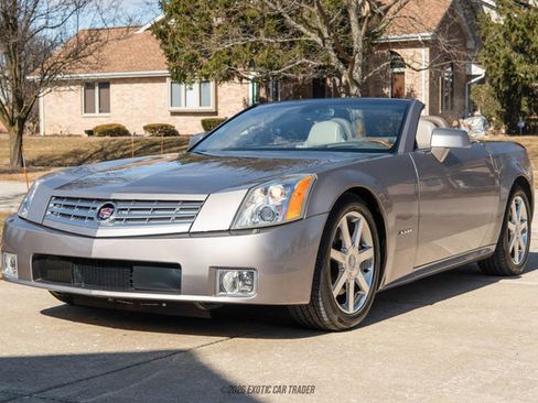Used 2004 Cadillac XLR image 14