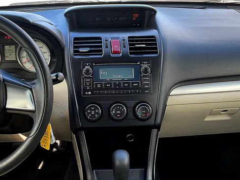 Used 2013 Subaru Impreza 2.0i image 6