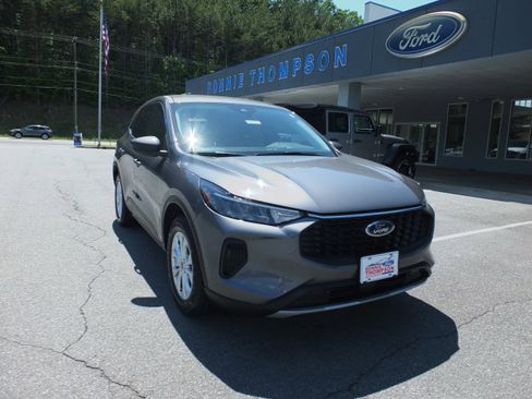 Used 2024 Ford Escape Active FWD image 1