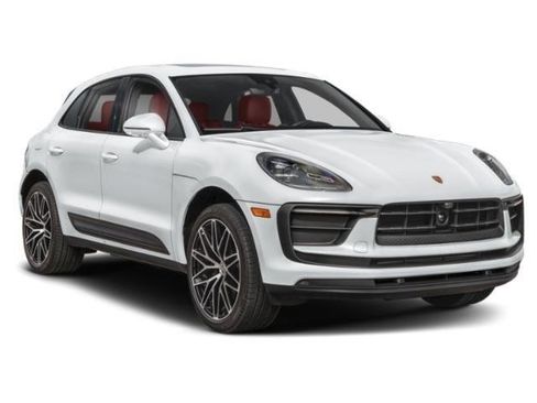 Certified 2025 Porsche Macan GTS image 9