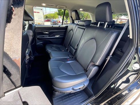 Used 2024 Toyota Grand Highlander AWD image 30