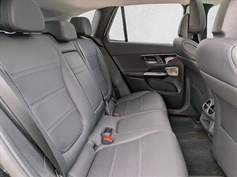 Used 2024 Mercedes-Benz GLC 300 4MATIC image 13