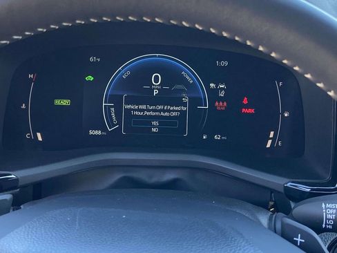 Used 2025 Toyota Camry SE image 34