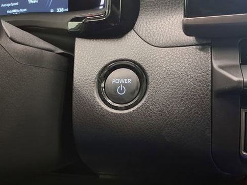 Used 2025 Toyota Camry LE image 27