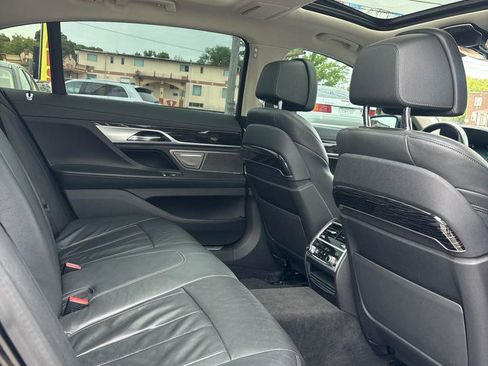 Used 2022 BMW 740i RWD image 18