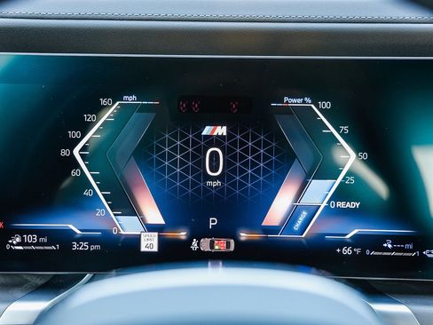 Used 2026 BMW 750e xDrive image 24