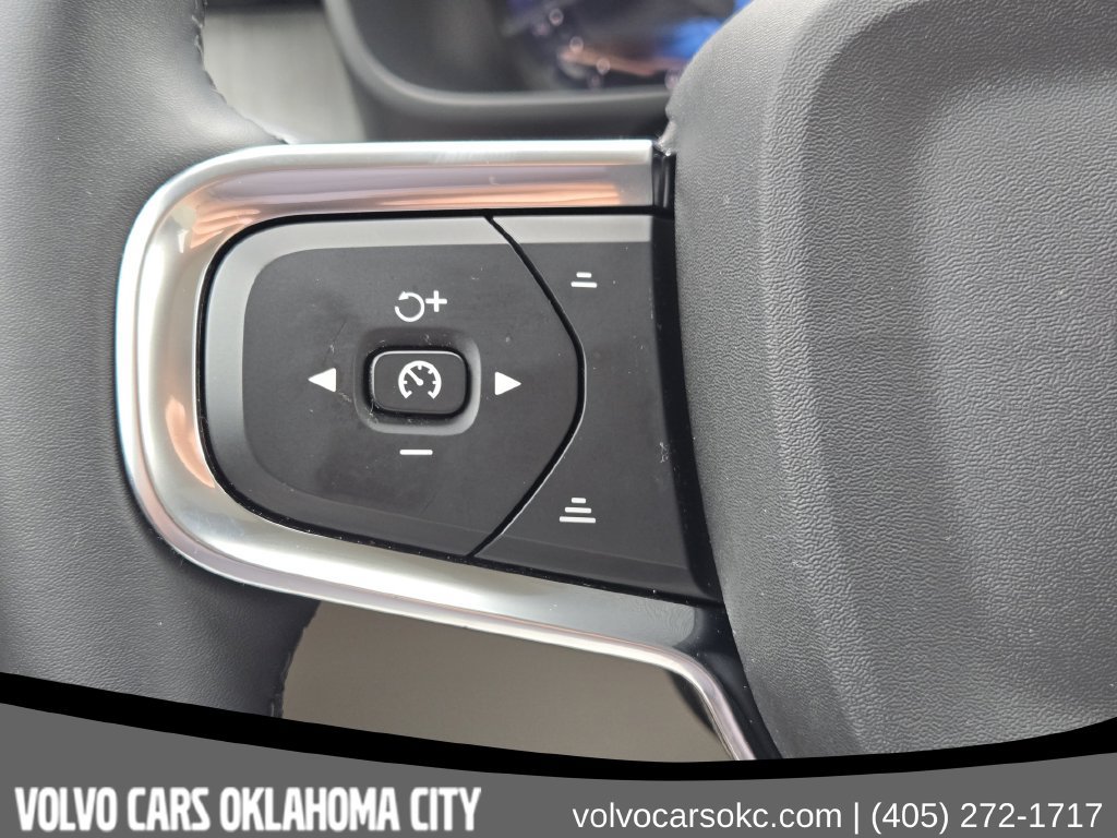 Certified 2024 Volvo XC40 B5 Plus w/ Protection Package Premier AWD/4WD image 28