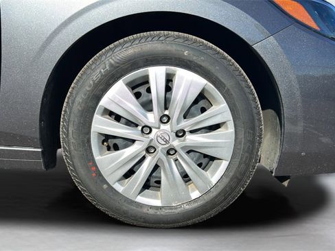 Used 2025 Nissan Sentra S image 26