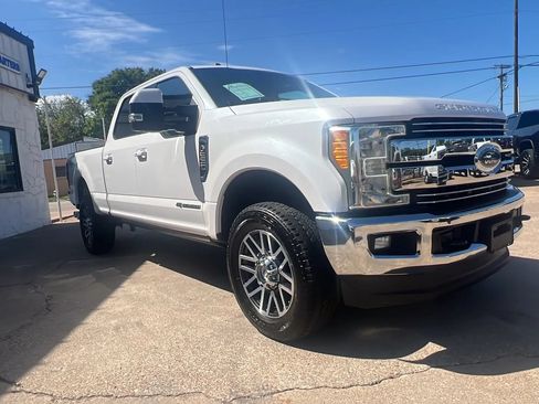 Used 2017 Ford F250 Lariat w/ Lariat Ultimate Package AWD/4WD image 4