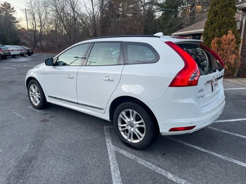 Used 2016 Volvo XC60 T5 image 9