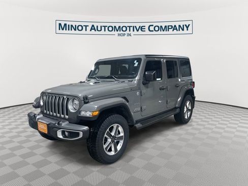 Used 2023 Jeep Wrangler Unlimited Sahara w/ Dual Top Group AWD/4WD image 4