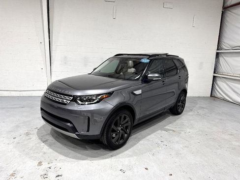 Used 2018 Land Rover Discovery HSE image 15