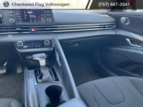 Used 2023 Hyundai Elantra SEL FWD image 29
