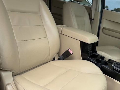Used 2008 Ford Escape Limited FWD image 12