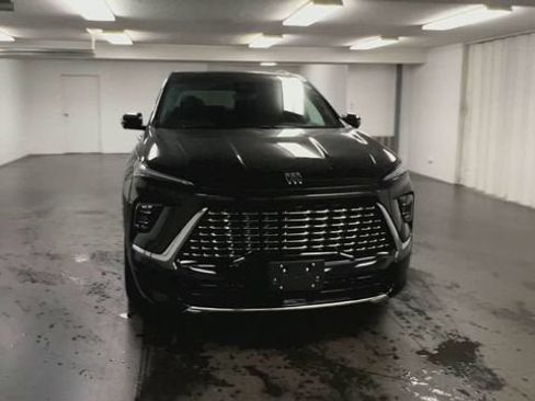 Certified 2025 Buick Enclave Avenir w/ Super Cruise Package FWD image 3