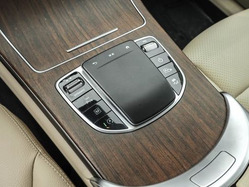 Used 2022 Mercedes-Benz GLC 300 4MATIC image 24