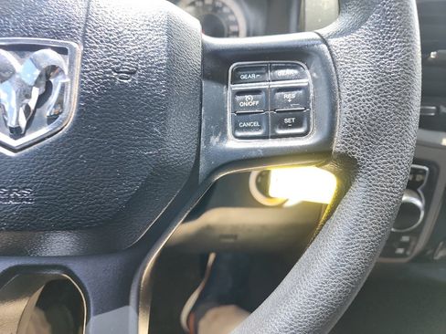 Used 2018 RAM 1500 Express AWD/4WD image 22