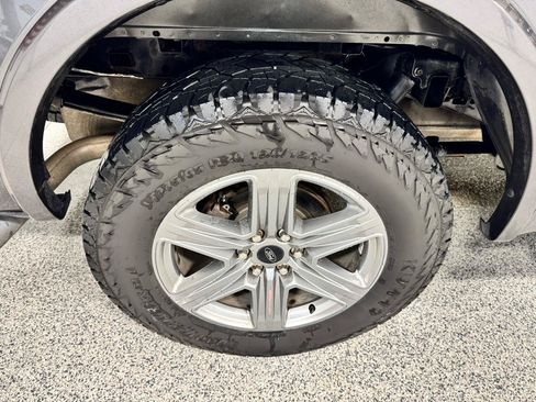 Used 2019 Ford F150 Lariat w/ Equipment Group 502A Luxury AWD/4WD image 8