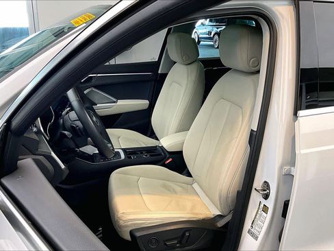 Used 2021 Audi Q3 2.0T Premium Plus w/ Premium Plus Package image 7