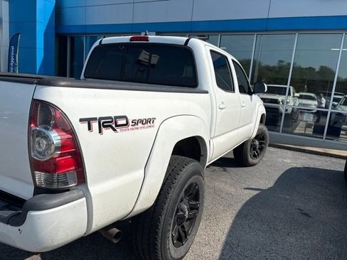 Used 2015 Toyota Tacoma 4x4 Double Cab w/ TRD Sport Package image 5