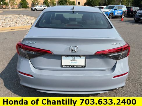 Used 2023 Honda Civic Sport image 6