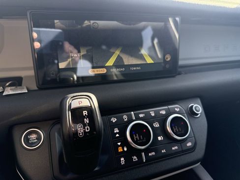 Used 2021 Land Rover Defender 110 SE image 30