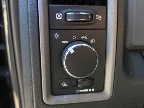 Used 2016 RAM 1500 Tradesman image 32