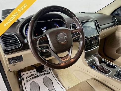 Used 2019 Jeep Grand Cherokee Overland w/ Jeep Active Safety Group AWD/4WD image 9